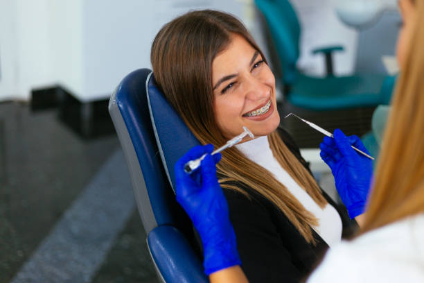 Best Tooth Extraction  in Country Clu, FL